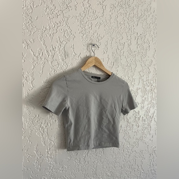 ZARA Stetch Cropped T-Shirt - Picture 2 of 5